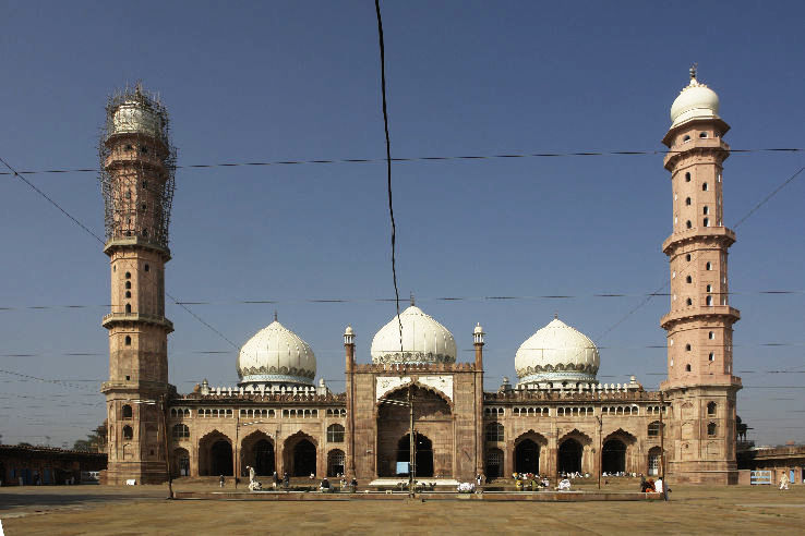 7. Taj Ul Masajid